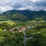 Chaty Svätý Kríž Casa de Férias *